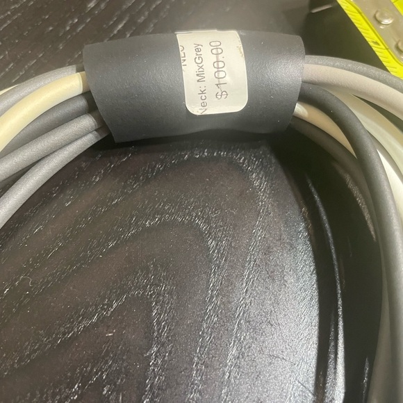 Neo Design Store neoprene necklace - Picture 3 of 6